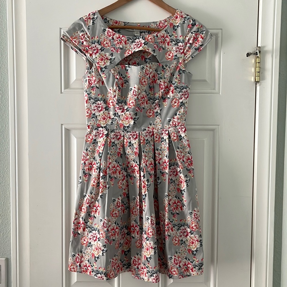 LC Lauren Conrad size 2 floral dress.